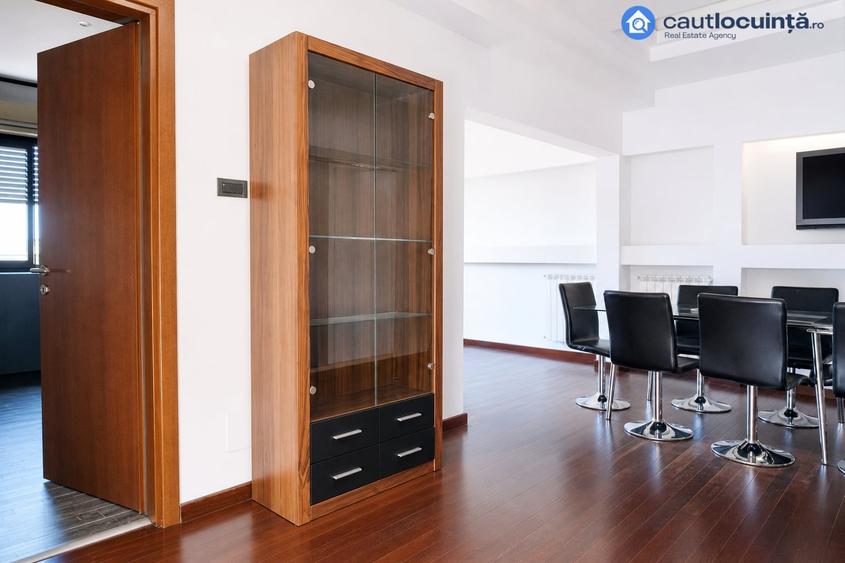 Apartament cu 3 camere în P-ța Romană