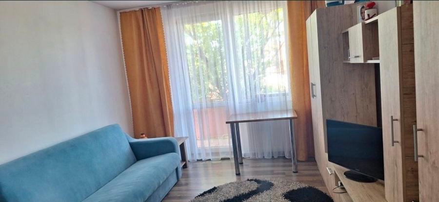 Apartament cu 3 camere decomandat în Tunari