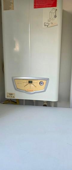 Timpuri noi,5min metrou si bld Unirii,semistradal,liniste! - 9