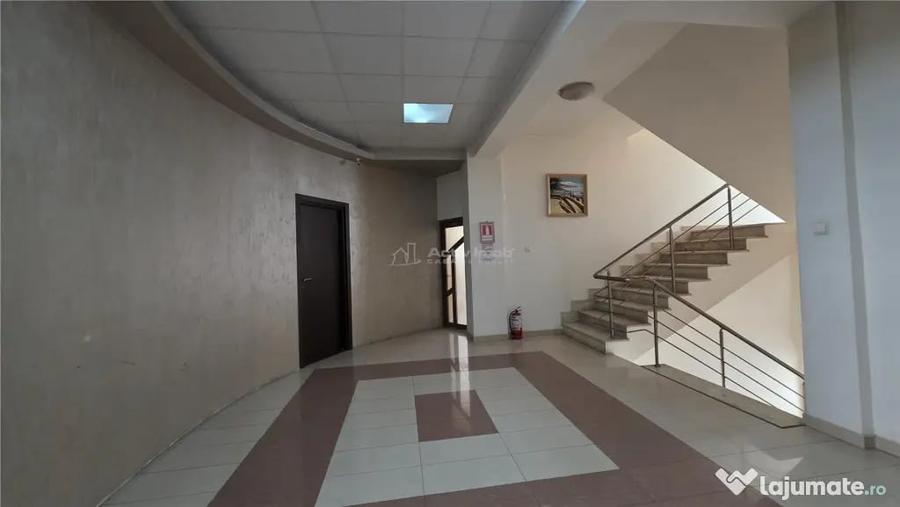 Spațiu comercial, de 1,386 mp, în Central