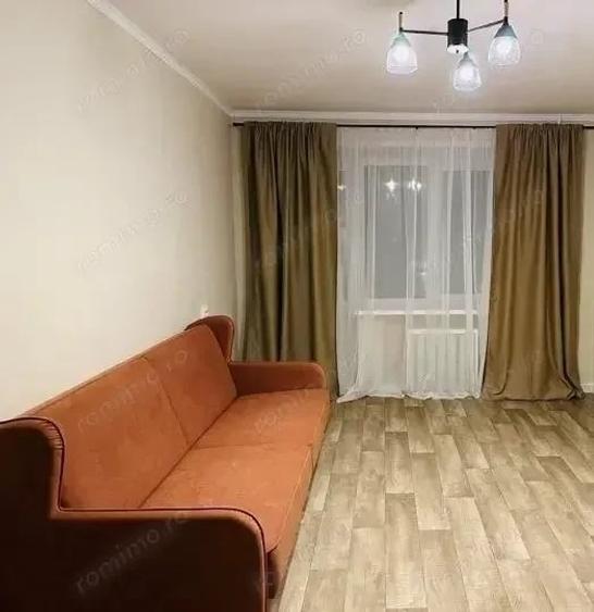 Garsonieră decomandată în Lipovei