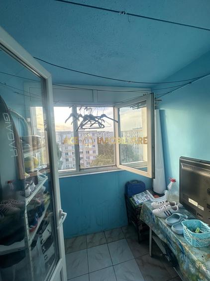 Apartament cu 4 camere decomandat, mobilat în Crângași