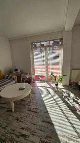 Apartament cu 2 camere semidecomandat, mobilat în Zorilor