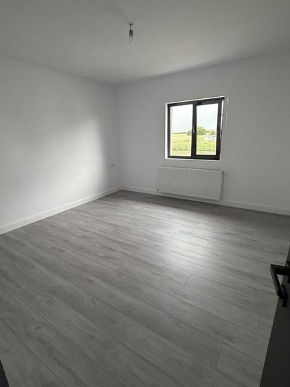 Casă cu 5 camere cu Teren 500 Mp în Ciorogârla