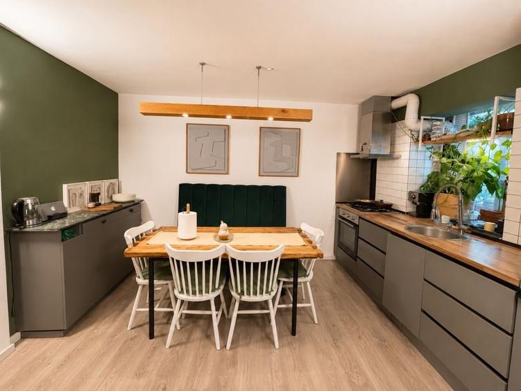 Apartament cu 3 camere decomandat în Giurgiului