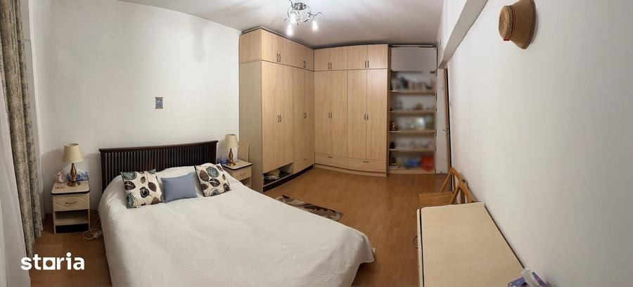 Apartament cu 2 camere decomandat în Tractorul