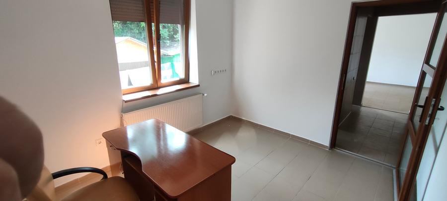 Centru,se vinde apartament decomanadat cu doua camere, pret55000euro - 9