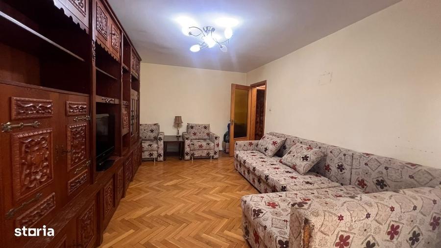 Apartament cu 4 camere decomandat în Central