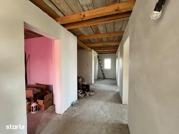 Casă cu 6 camere cu Teren 2200 Mp în Central
