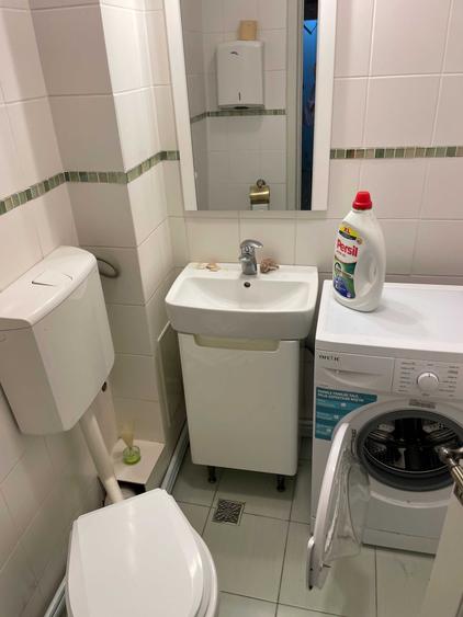 Apartament cu 4 camere decomandat în Lacul Tei