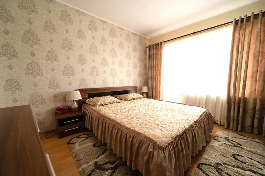 Apartament cu 3 camere decomandat, mobilat în Periferie