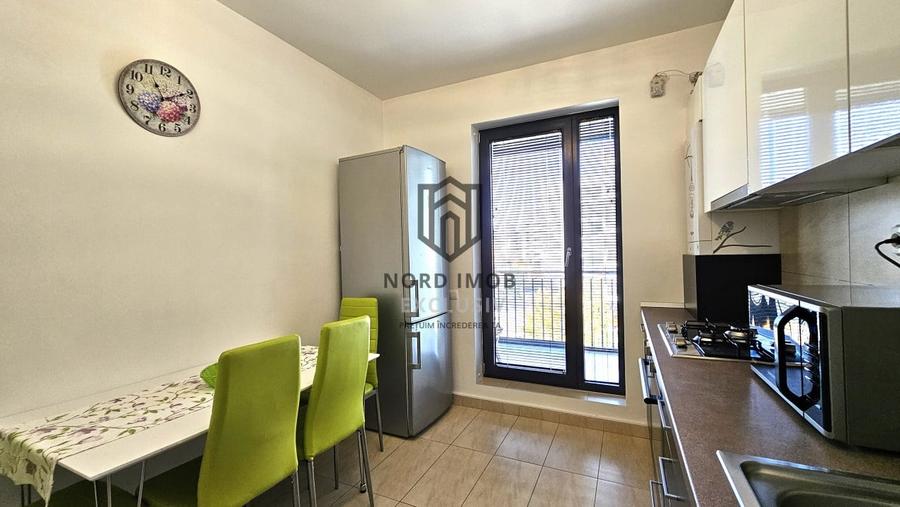 Apartament cu 4 camere semidecomandat, mobilat în Băneasa