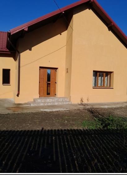 Casă cu 7 camere cu Teren 1250 Mp în Central