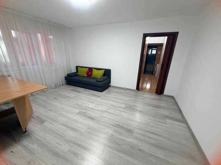 Apartament cu 3 camere în Alexandru cel Bun