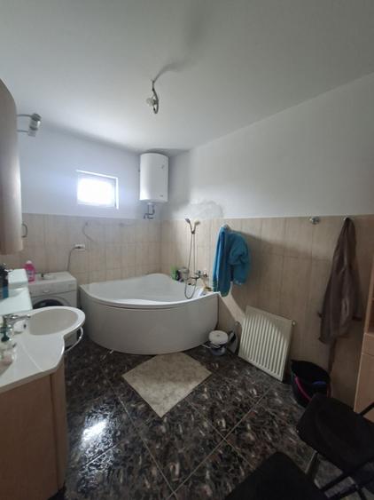 Casă cu 3 camere în Fiscut