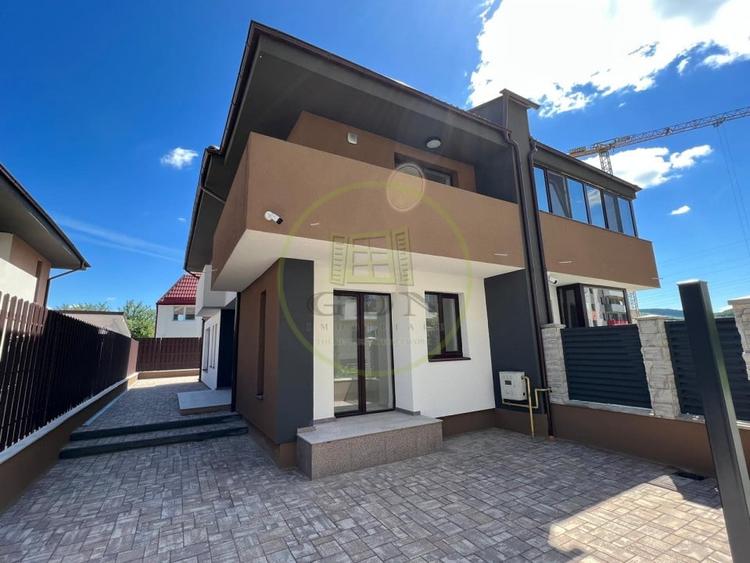 Duplex cu 4 camere cu Canalizare în Florești