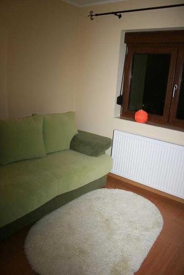 Apartament cu 3 camere decomandat în Exterior Vest