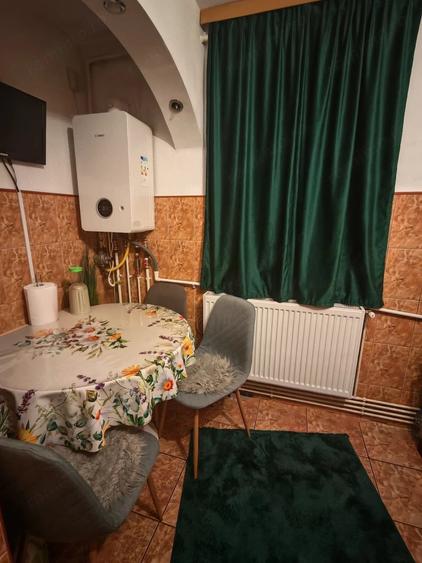 Apartament cu 3 camere semidecomandat în Central