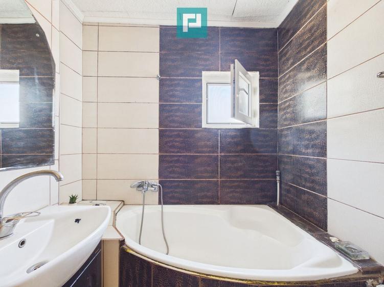 Apartament cu 3 camere decomandat în Nufărul