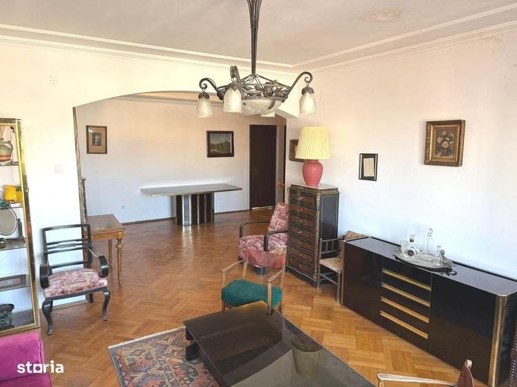 Apartament cu 3 camere în P-ța Universității