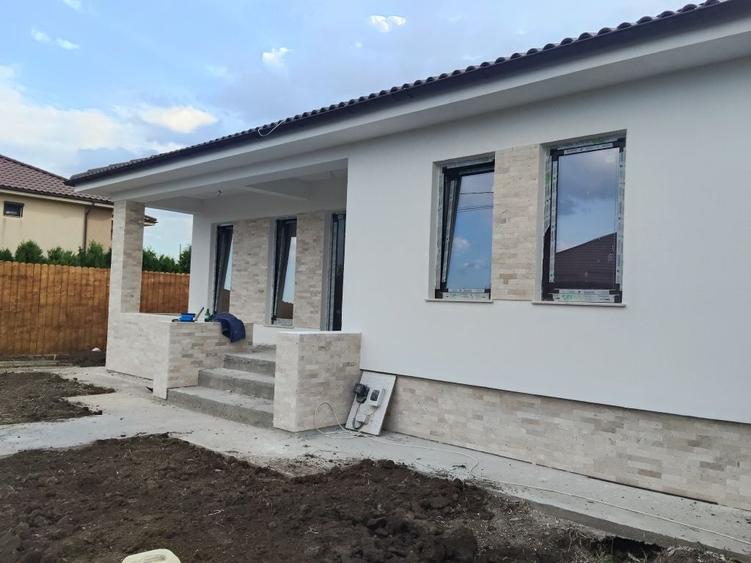Casă cu 4 camere în Cumpăna
