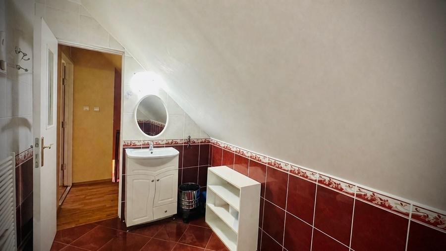 Casă cu 4 camere în Miniș