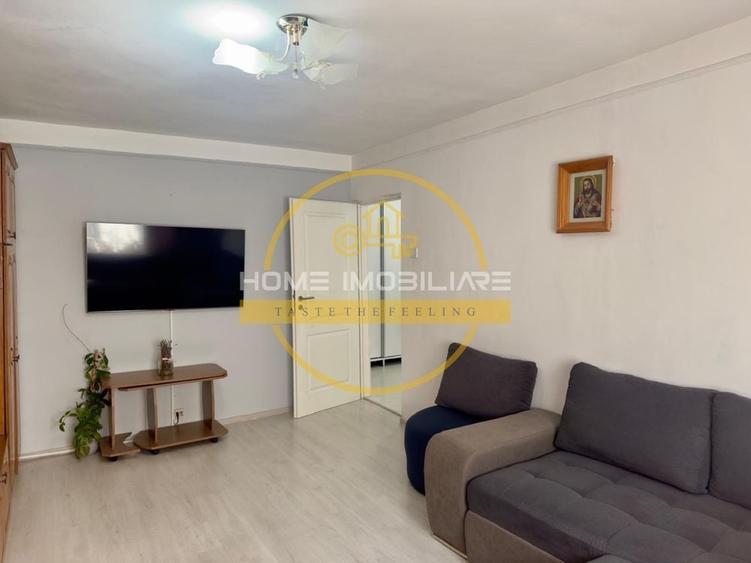 Apartament cu 3 camere decomandat, mobilat în Nicolina