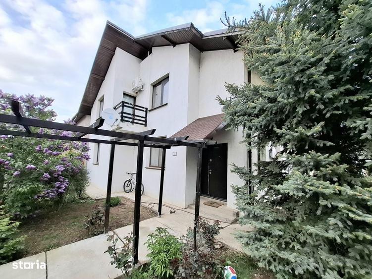 Casă cu 4 camere în Ostratu
