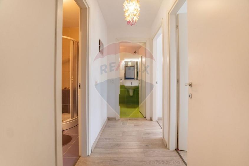 Apartament cu 3 camere decomandat, mobilat în Tractorul