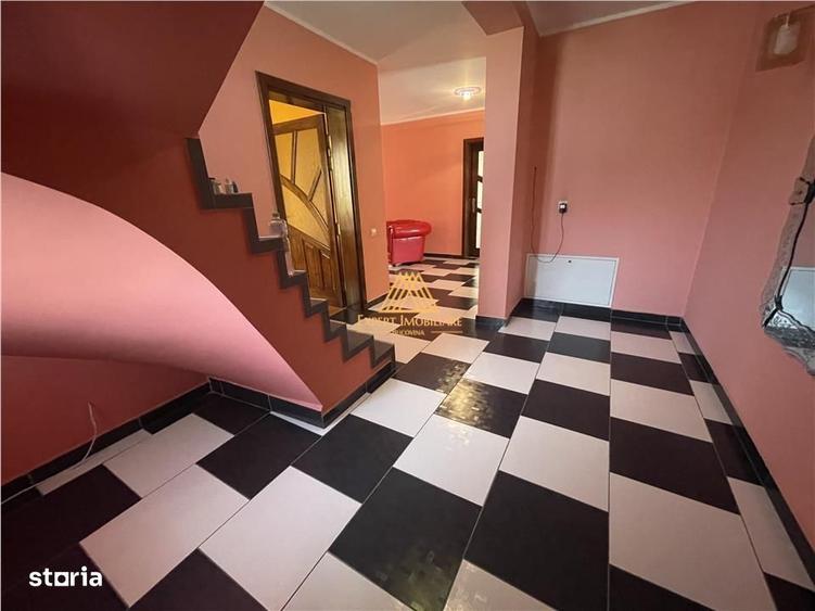 Casă cu 4 camere în Central