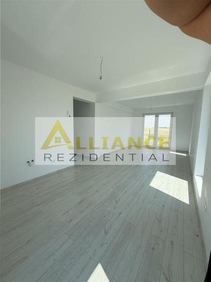Casă individuală cu 3 camere decomandat cu Canalizare în Berceni