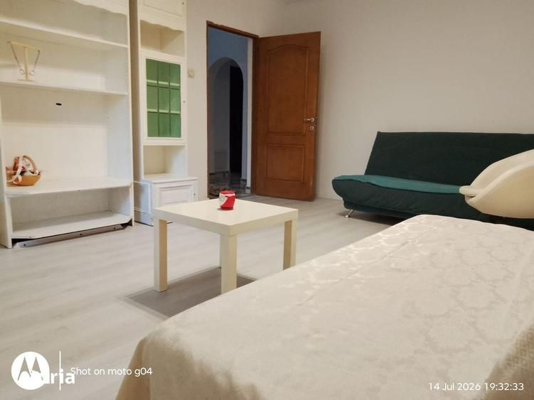 Apartament cu 3 camere decomandat în Centrul Civic
