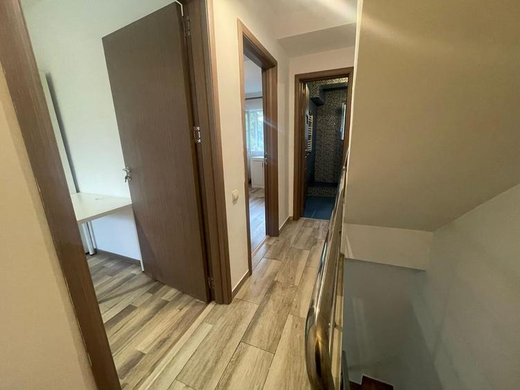 Casă individuală cu 4 camere cu Canalizare în Apărătorii Patriei