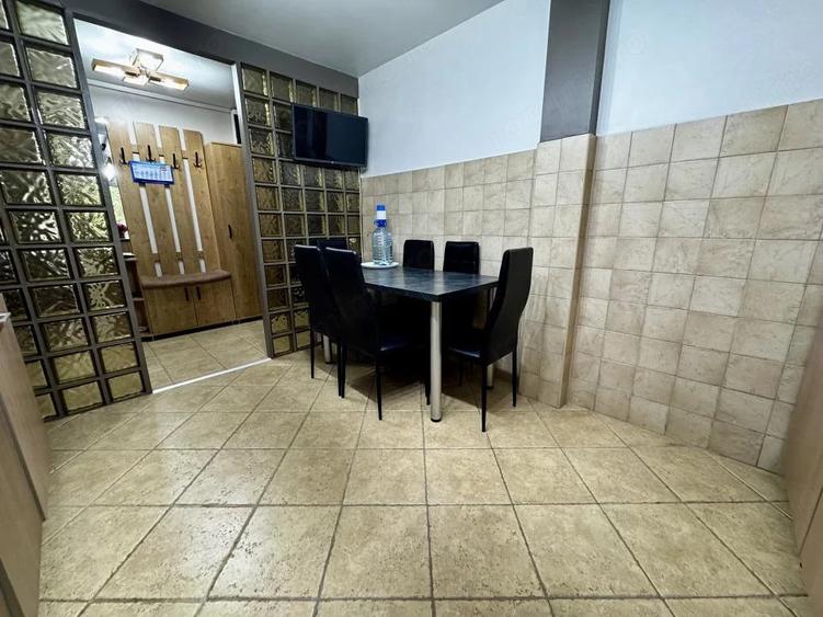 Apartament cu 4 camere decomandat, mobilat în Lipovei