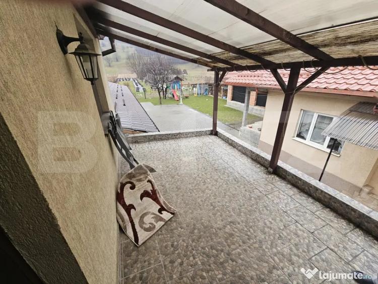 Casă cu 5 camere cu Teren 4381 Mp în Central