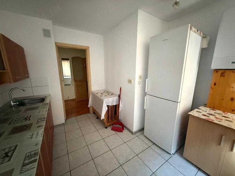 Apartament cu 4 camere decomandat în Rahova