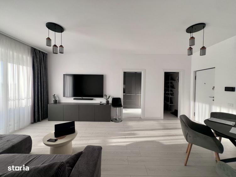 Apartament cu 3 camere semidecomandat în Central