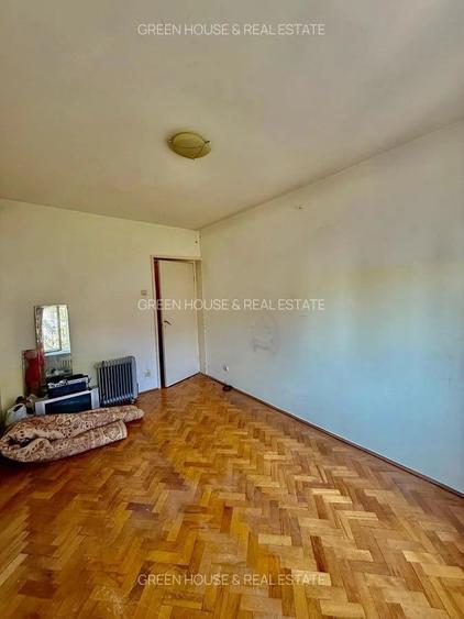 Apartament cu 3 camere decomandat în Piața Centrală