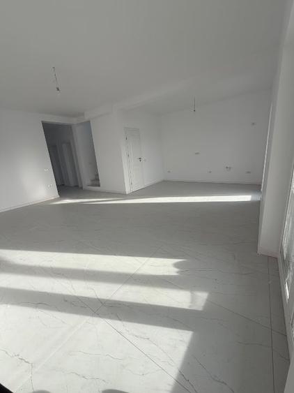 Duplex cu 4 camere cu Teren 315 Mp în Remetea Mare
