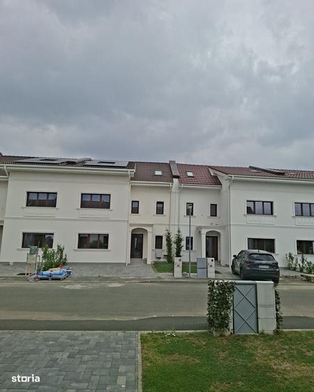 Casă cu 4 camere cu Teren 250 Mp în Torontalului
