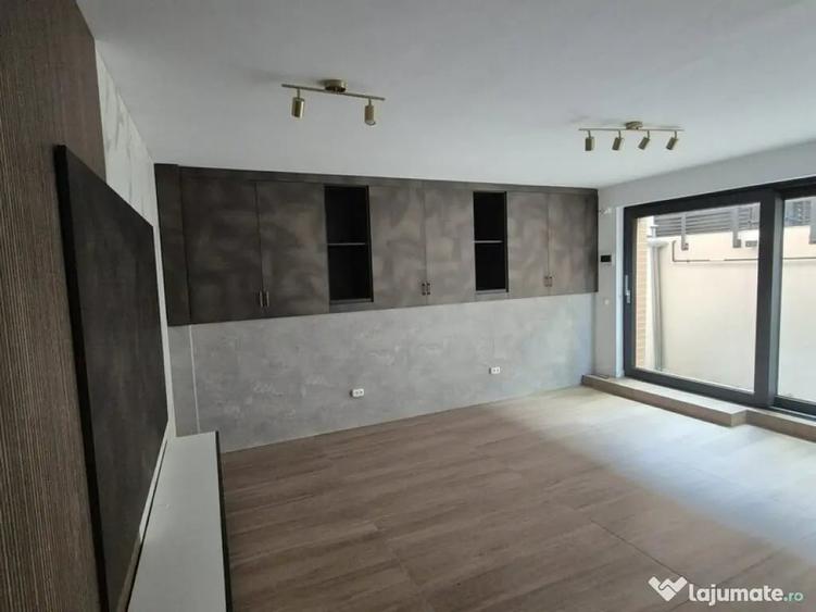 Casă cu 8 camere cu Teren 200 Mp în Parcul Carol
