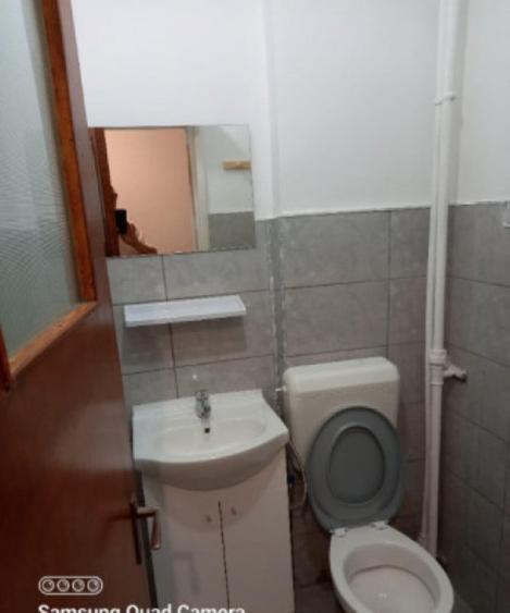 Apartament cu 3 camere decomandat, mobilat în Grivița
