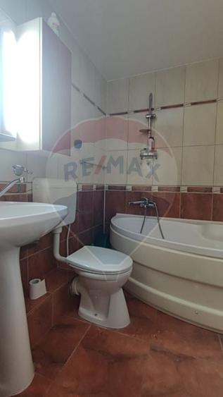 Apartament cu 3 camere decomandat, mobilat în Calea Aradului