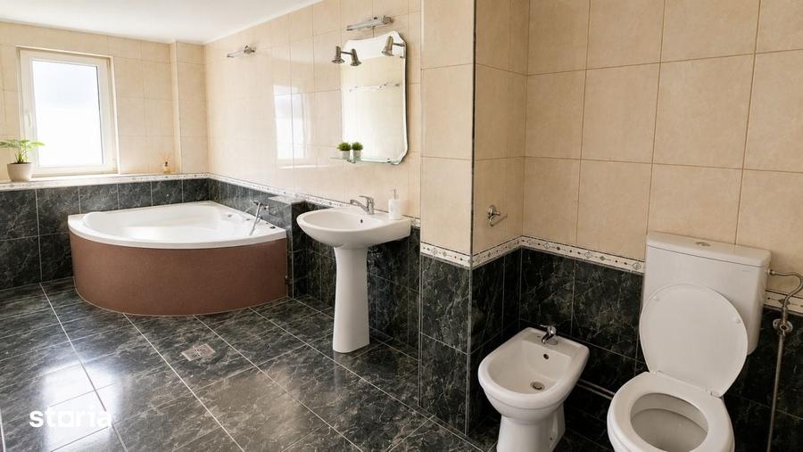 Apartament cu 3 camere decomandat în Găvana