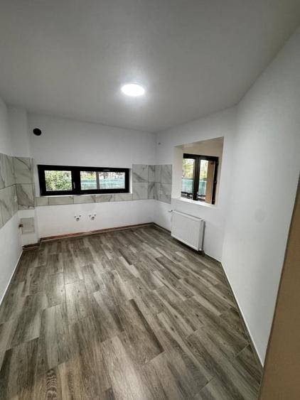Casă individuală cu 5 camere cu Canalizare în Albert