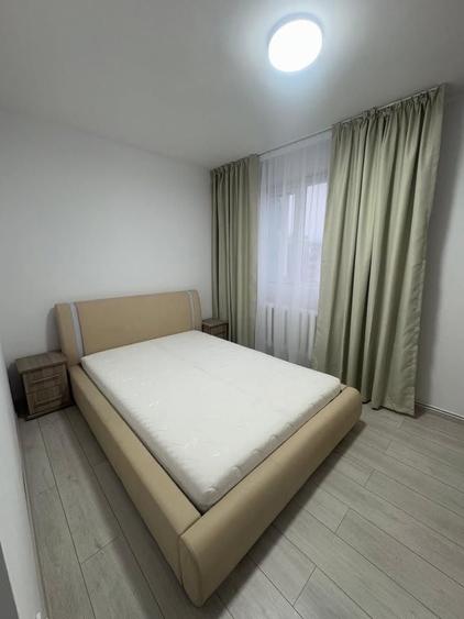 Apartament cu 2 camere semidecomandat în Podu Roș