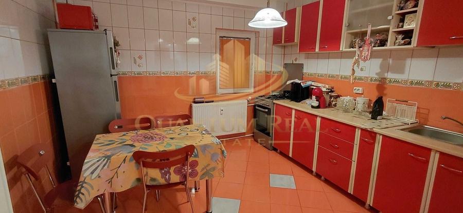 Apartament cu 2 camere decomandat în Vitan