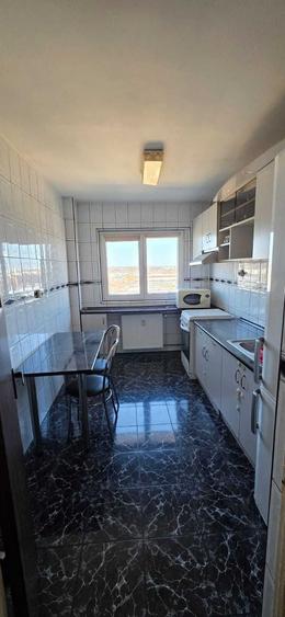 Apartament cu 3 camere semidecomandat în Titan