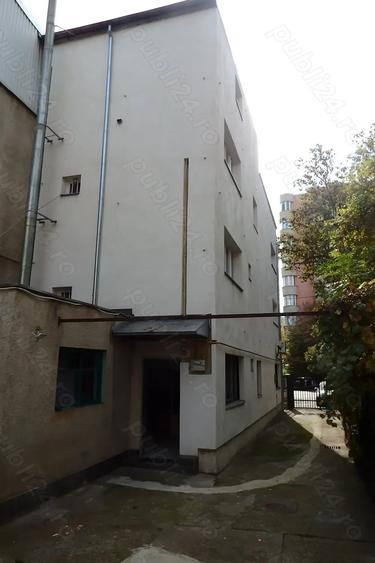Casă cu 6 camere cu Teren 272 Mp în Ferdinand