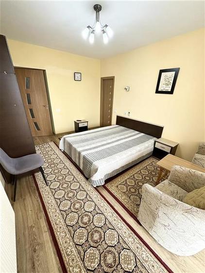 Apartament cu 4 camere decomandat, mobilat în Delfinariu